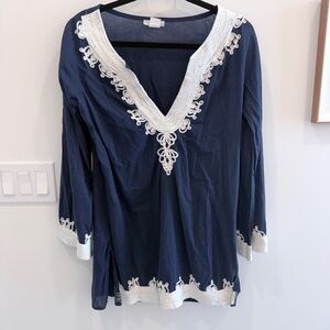 Chic Navy Women's Tunic with White Embroidery
